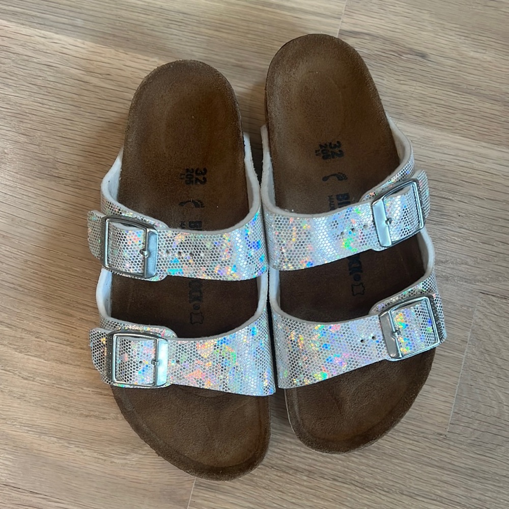Girls Birkenstocks never worn